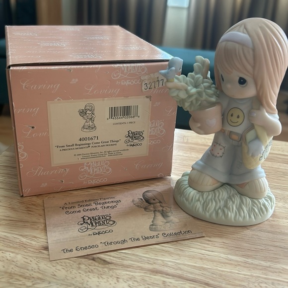 Precious Moments 4001671 - Picture 1 of 3